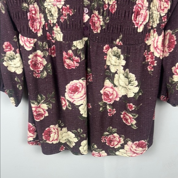 Torrid Babydoll Crinkle V-Neck Red Floral Long Sleeve Smocked Top Size 2 - Picture 7 of 11